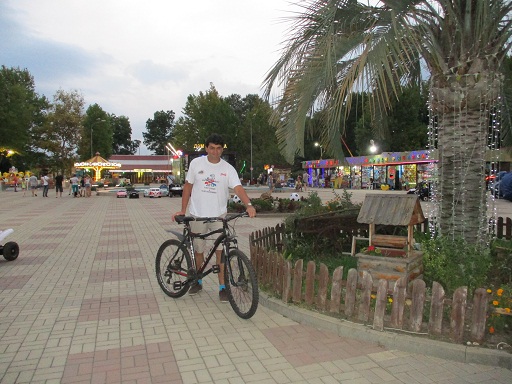 The park near the Yuzhnoe Vzmorie resort