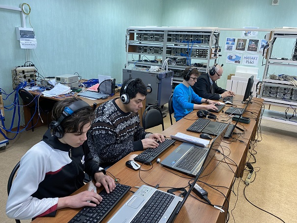 Speed telegraph competition room