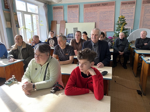 Speed telegraph competition room