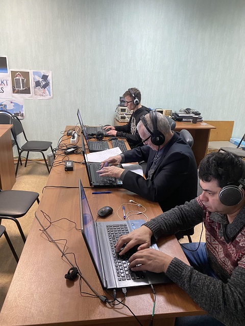 Speed telegraph competition room